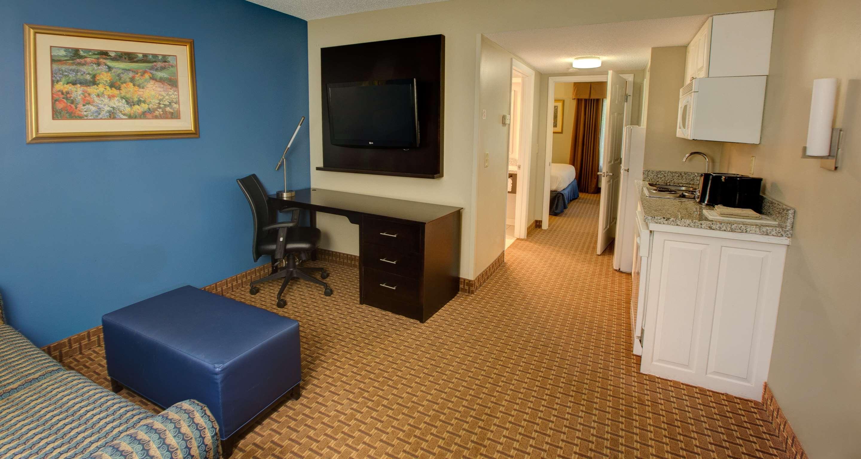 Best Western Plus Cary - Nc State Extérieur photo