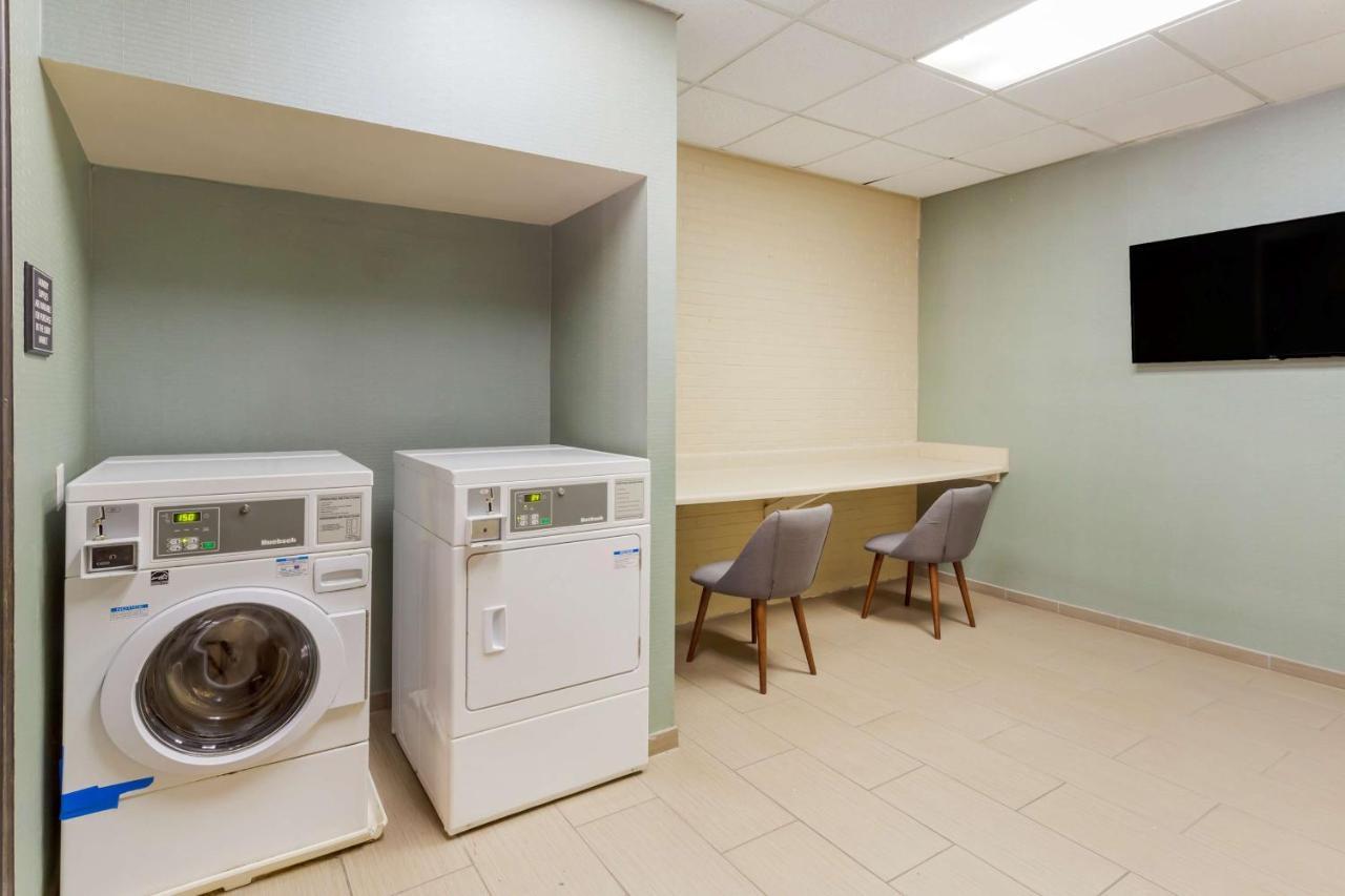 Best Western Plus Cary - Nc State Extérieur photo