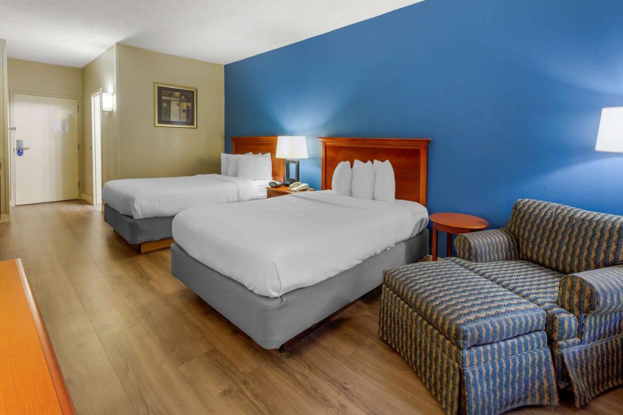 Best Western Plus Cary - Nc State Extérieur photo